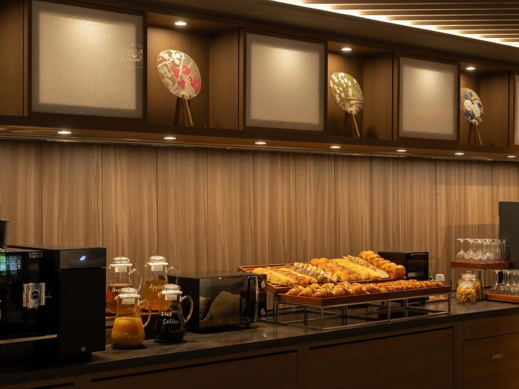 Insomnia Kyoto Oike Hotel Exterior photo